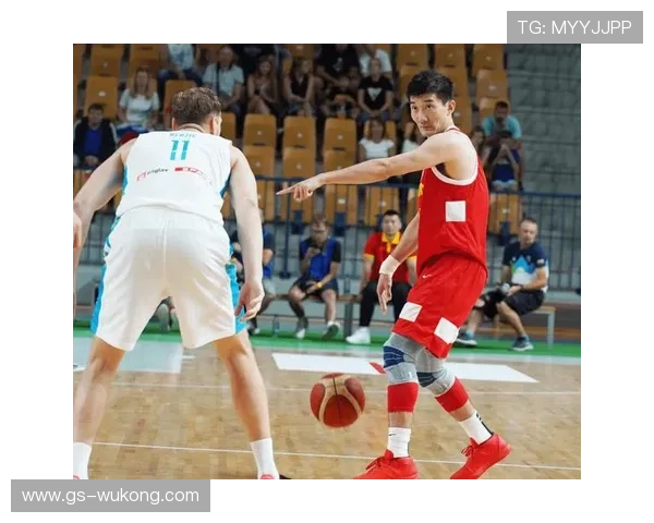 孙铭徽训练完直接拎两袋蛋白粉回家，冰箱塞满能量胶