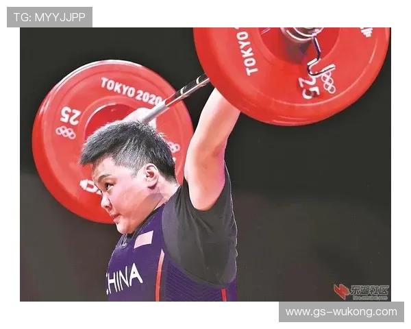 汪周雨训练完直接拎包去专柜扫货，这消费节奏谁跟得上