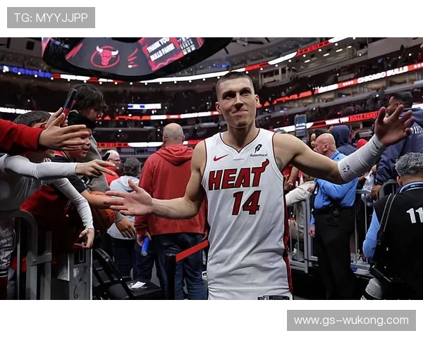 希罗无球跑动拉开空间，三分效率领跑热火外线